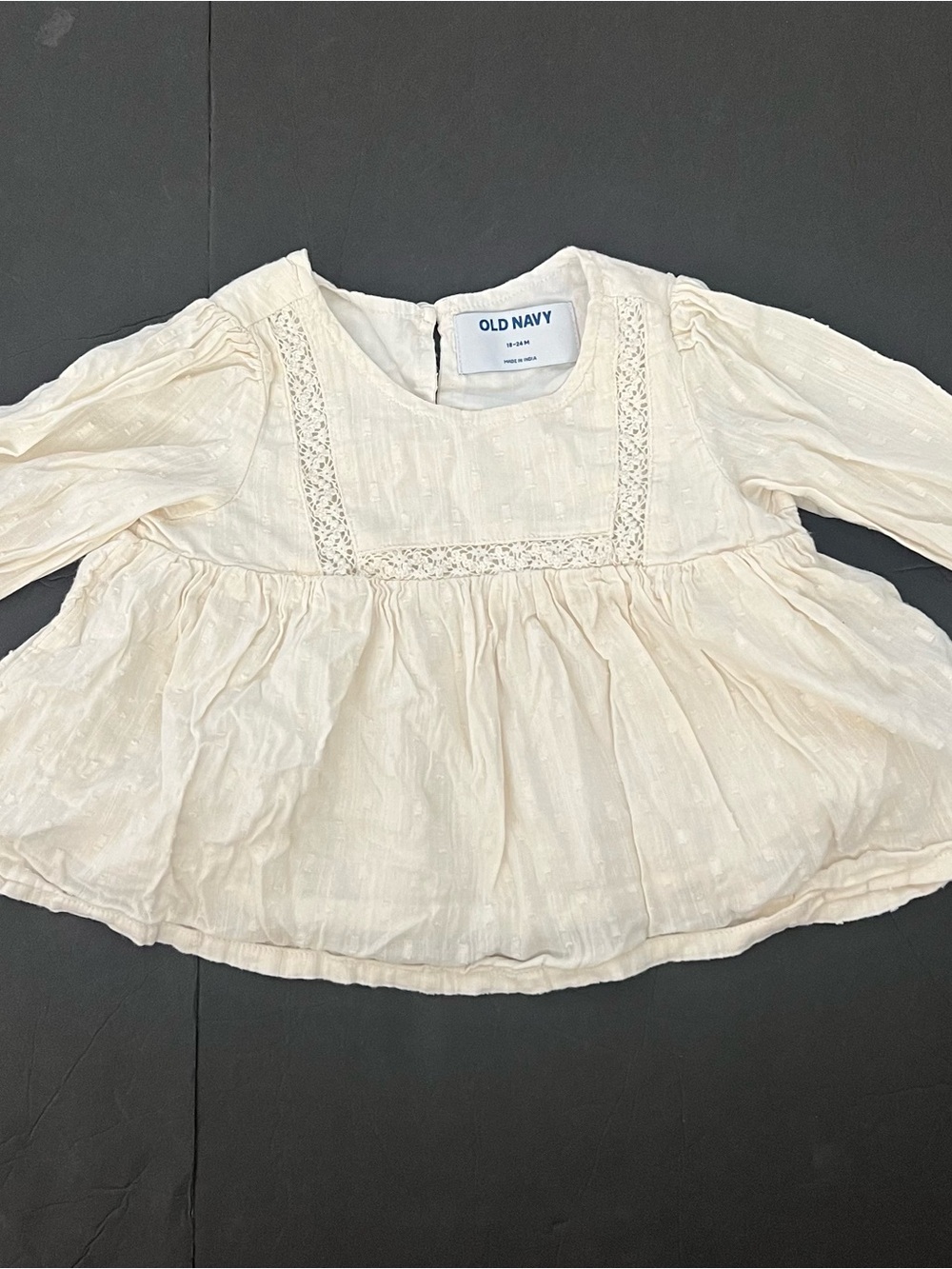 18-24M toddler girl Old Navy Cream Long-Sleeve Peasant Top. BODY FULLY LINED